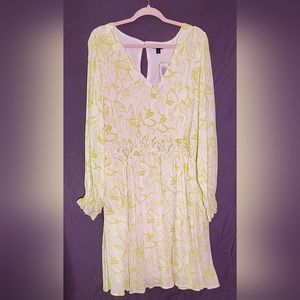 Torrid Size 3 White and Yellow Floral Dress